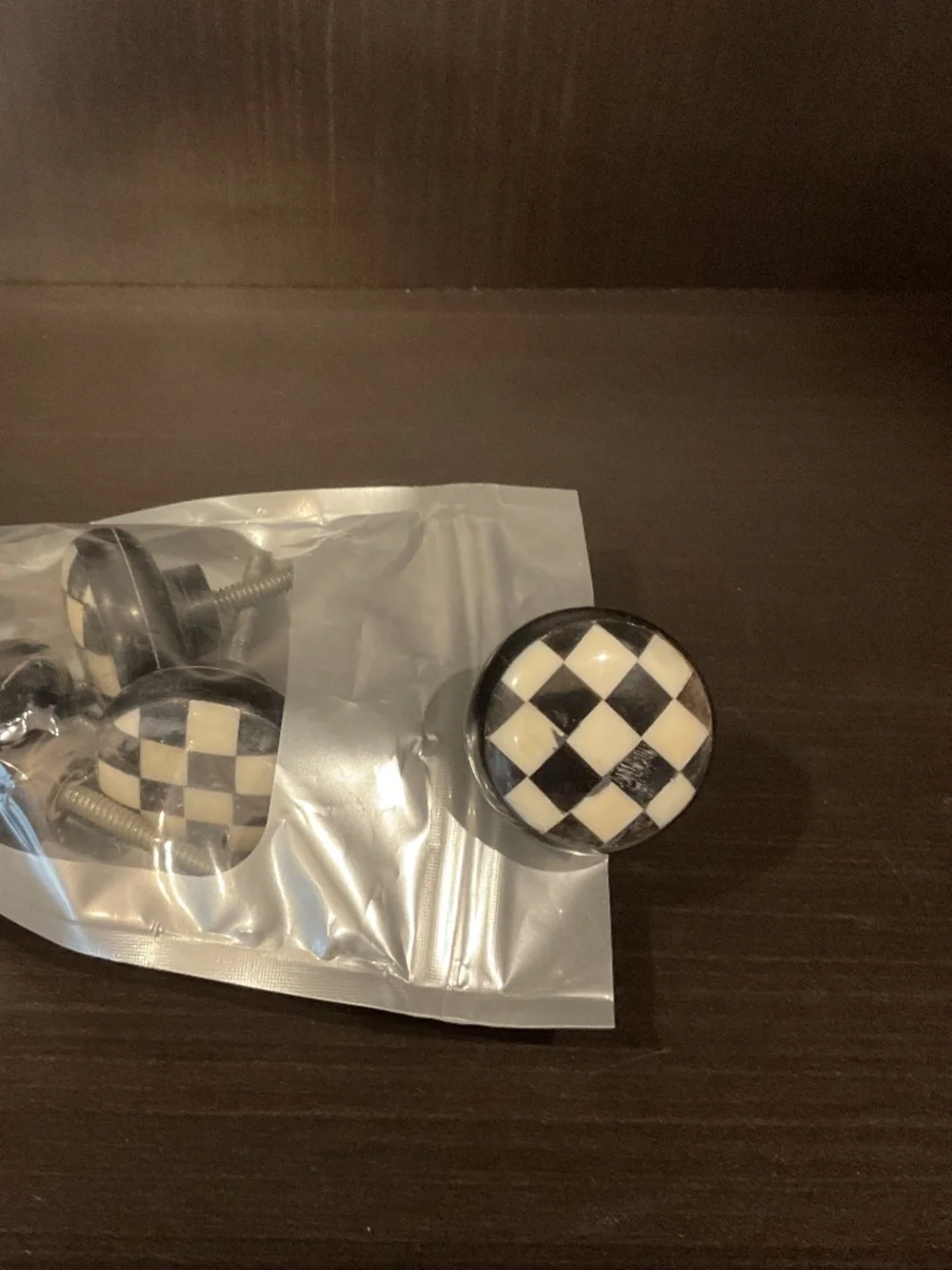 Unique check knobs - Picture 1 of 3